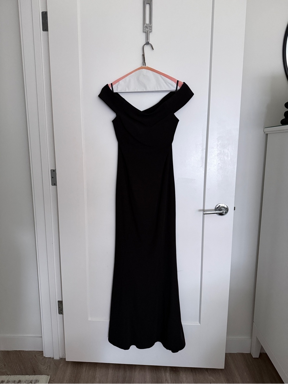 Laundry By Shelli Segal Black Off-Shoulder Maxi Dress